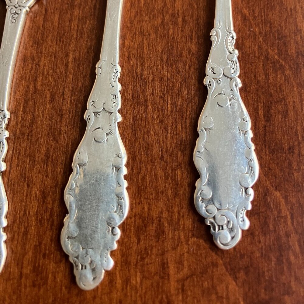 Set of 4 - Gorham Sterling Silver Butter Spreaders In Luxembourg Pattern - Picture 8 of 11